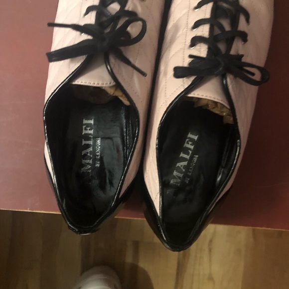 Amalfi by Rangoni Fashion Sneakers Women Size 8.5M - Pink with Black Patent Trim - Picture 3 of 12